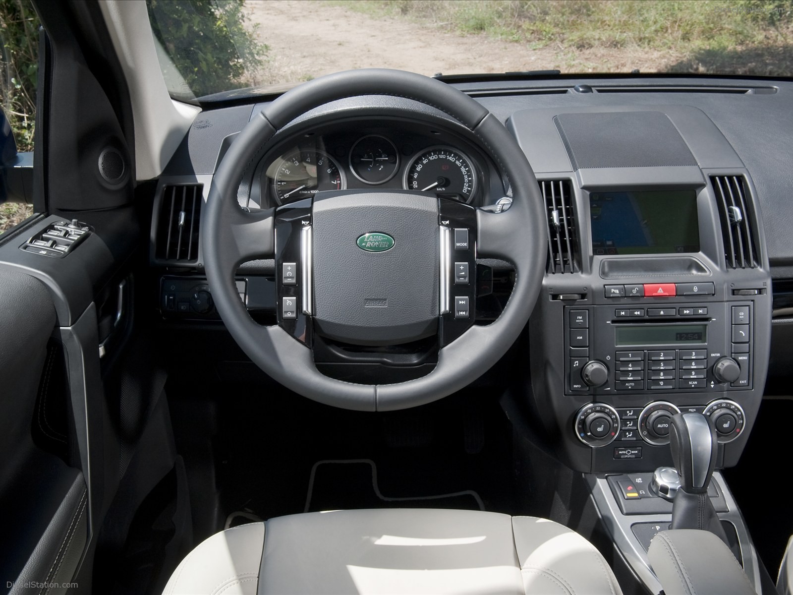 Land Rover LR2 2011